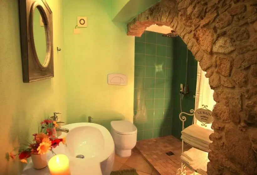 سوییت جونیور لوکس, B&b Blu Bosa