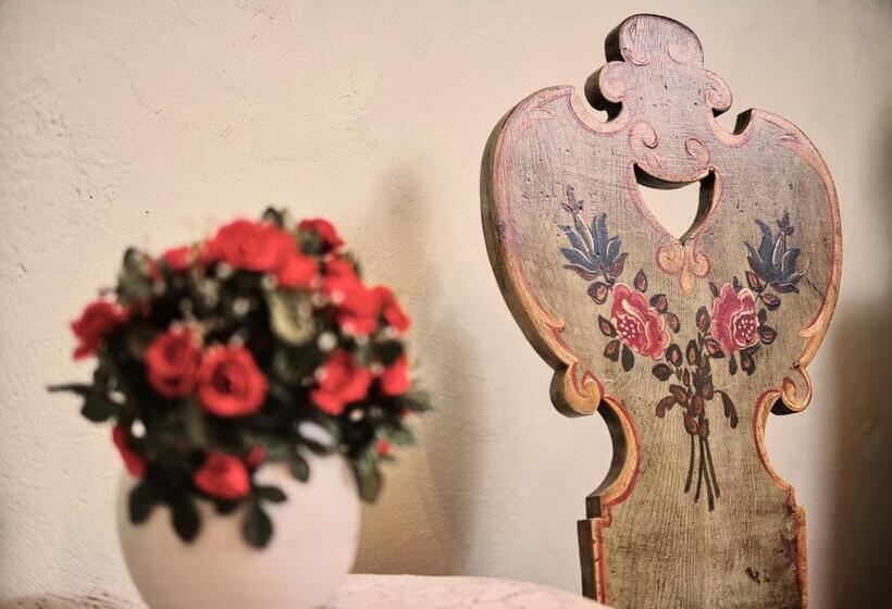 غرفة قياسية رباعية, La Crestolina