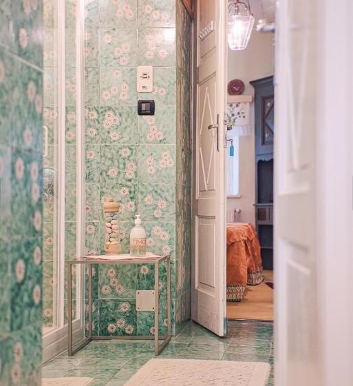 غرفة قياسية رباعية, La Crestolina