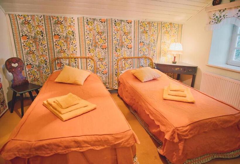 غرفة قياسية رباعية, La Crestolina