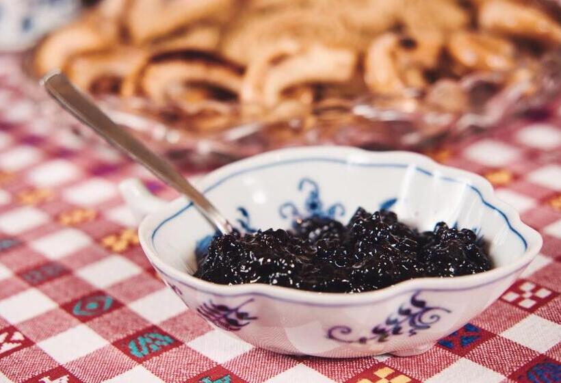 غرفة قياسية رباعية, La Crestolina