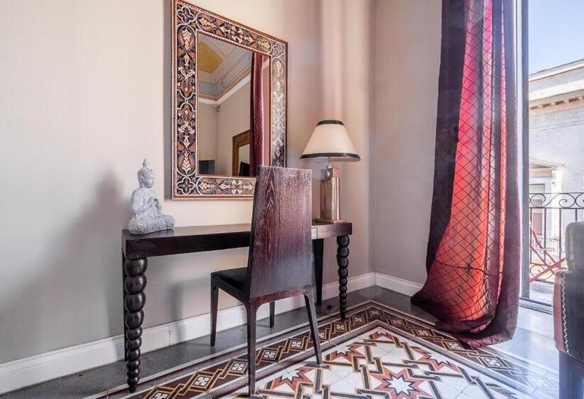 اتاق لوکس با بالکن, Vittorio S Luxury