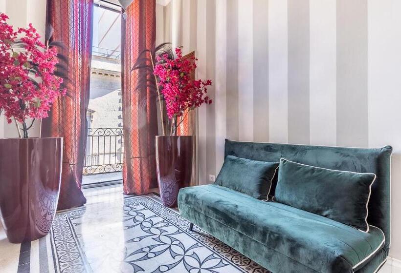 اتاق لوکس با بالکن, Vittorio S Luxury