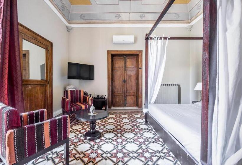 اتاق لوکس با بالکن, Vittorio S Luxury