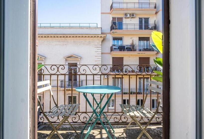 اتاق استاندارد با بالکن, Vittorio S Luxury