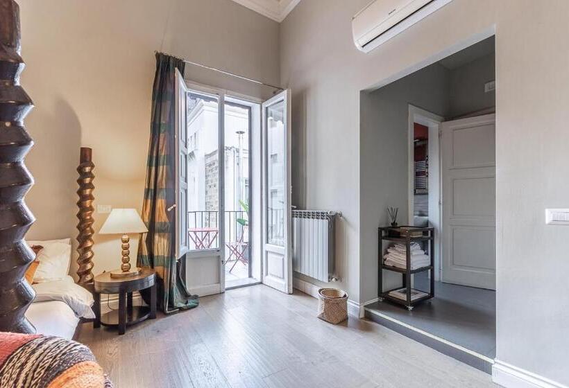 اتاق استاندارد با تخت بزرگ, Vittorio S Luxury