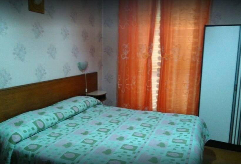 スタンダードトリプルルーム, Pensione Santa Chiara Di Biancheri Katia