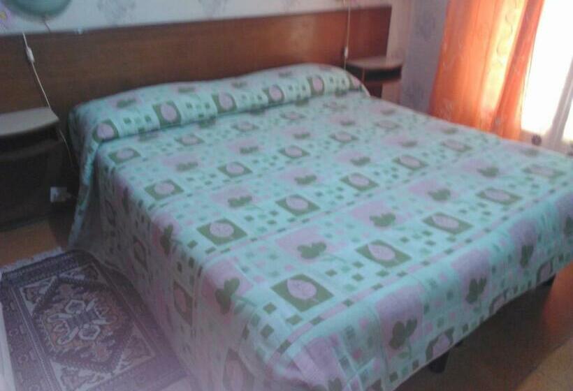 スタンダード4人部屋, Pensione Santa Chiara Di Biancheri Katia