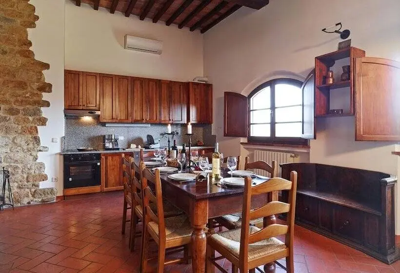 Villa 3 Makuuhuonetta, Agriturismo Podere Cortilla