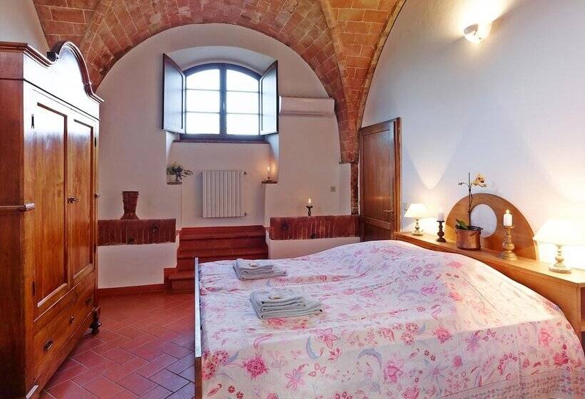 Вилла 3 Спальни, Agriturismo Podere Cortilla
