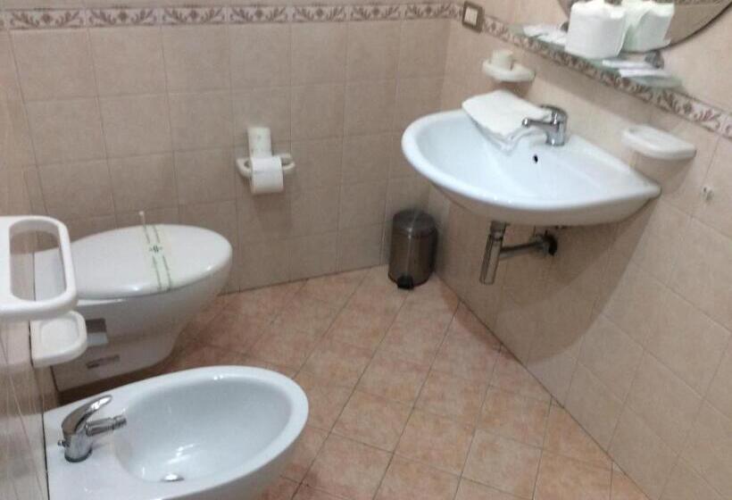 غرفة قياسية رباعية, B&b Delle Rose