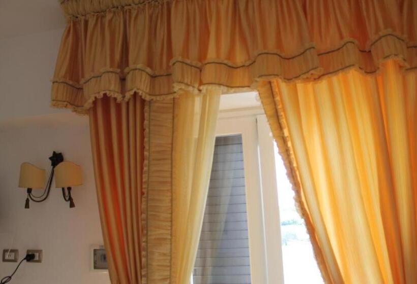 غرفة قياسية, B&b Delle Rose