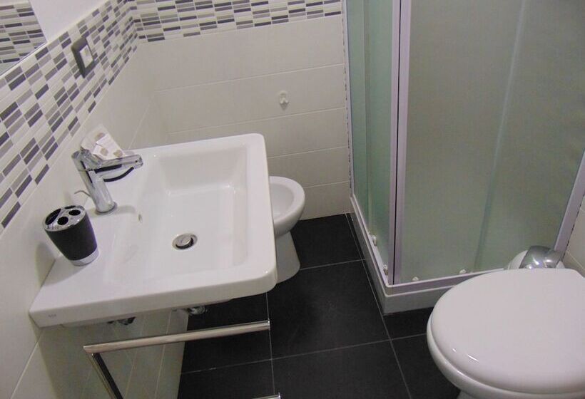 غرفة أساسية سرير مزدوج, B&b Etna S Tourist