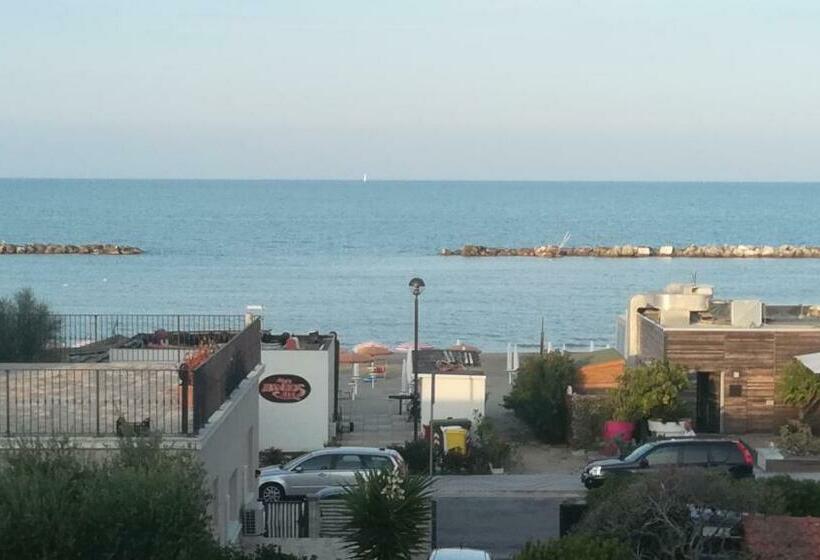 غرفة قياسية مطلّة علي البحر مزوَّدة بشُرفة, B&b Galletto