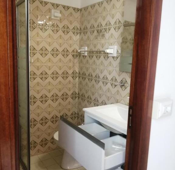 غرفة قياسية مطلّة علي البحر مزوَّدة بشُرفة, B&b Galletto