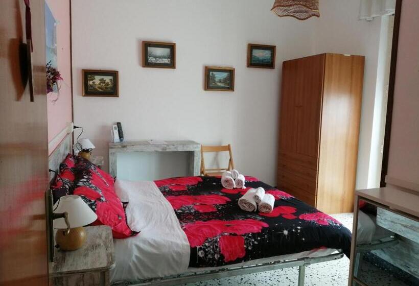 غرفة قياسية مطلّة علي البحر مزوَّدة بشُرفة, B&b Galletto