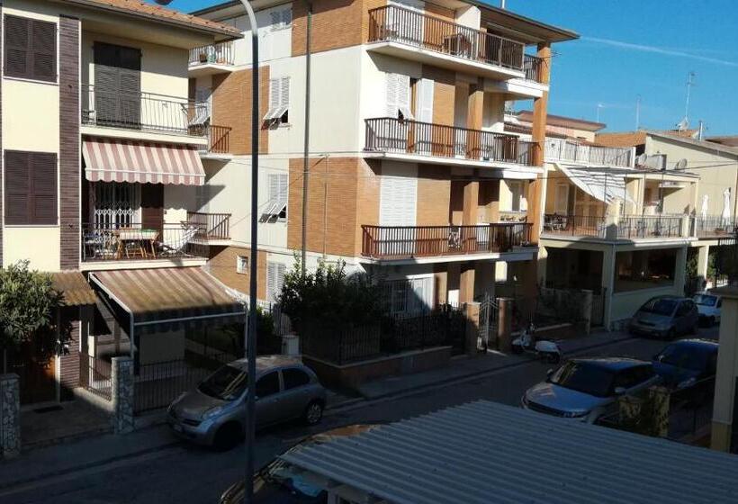 غرفة قياسية ثلاثية مطلة علي الحديقة, B&b Galletto