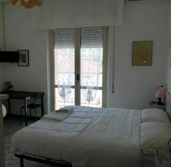 غرفة قياسية ثلاثية مطلة علي الحديقة, B&b Galletto