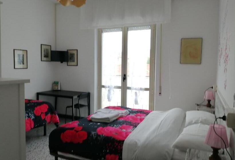 غرفة قياسية ثلاثية مطلة علي الحديقة, B&b Galletto