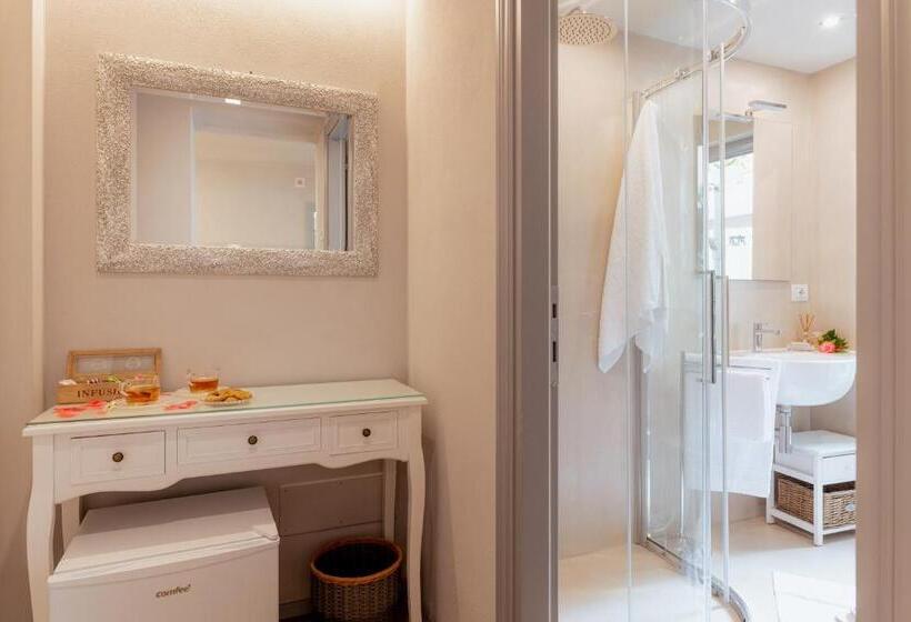 اتاق استاندارد با چشم‌انداز باغ, Il Cortile Di Elisa & Our Flats
