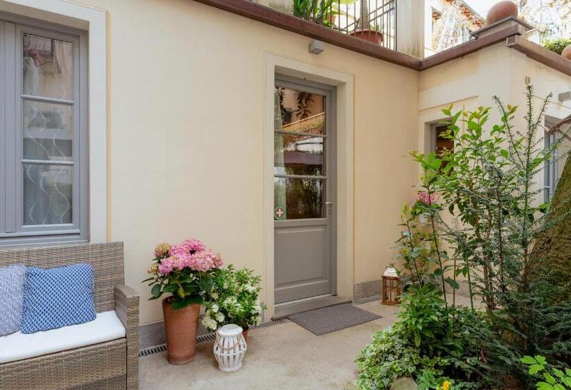 اتاق استاندارد با چشم‌انداز باغ, Il Cortile Di Elisa & Our Flats