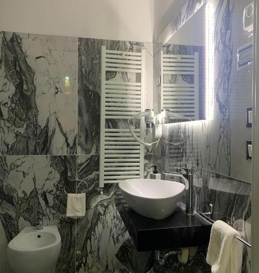 4인용 스탠다드 룸, Garda Relais Luna Blu