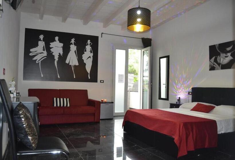 정원 전망 4인용 스탠다드 룸, Garda Relais Luna Blu