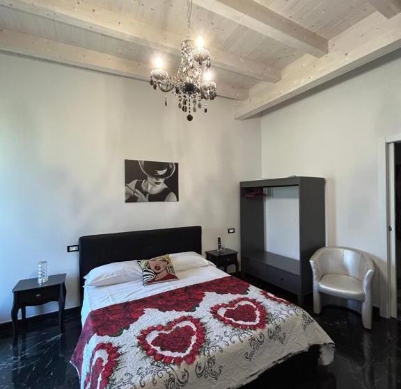 اتاق استاندارد چهارنفره با چشم‌انداز باغ, Garda Relais Luna Blu