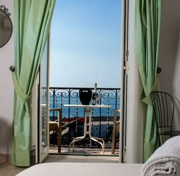 Triple Room Sea View, La Dimora Dei Borboni