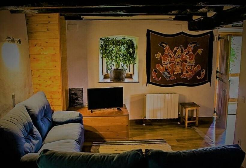 منزل غرفة نوم واحدة, Albergue Rural Mandoia Hostel