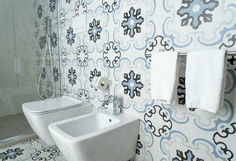 Номер Стандарт, Le Tre Rondini