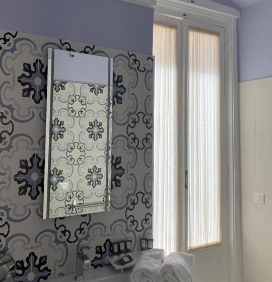 Номер Стандарт, Le Tre Rondini