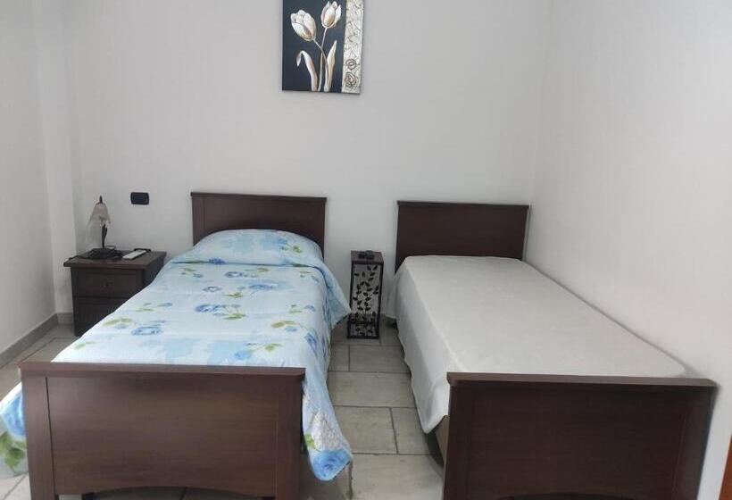 חדר סטנדרט מותאם לאדם עם מוגבלויות, B&b La Rosa Dei Venti Sardinya