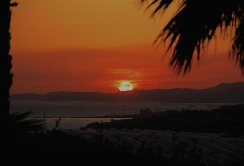 سوییت با چشمانداز دریا, Punta Bianca Suite & Home Experience