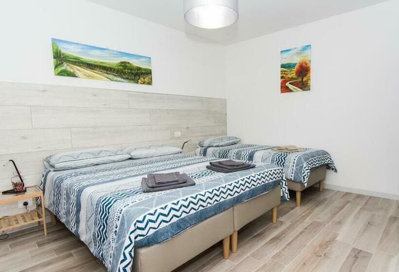 اتاق استاندارد سه نفره, B&b Borgo Antico