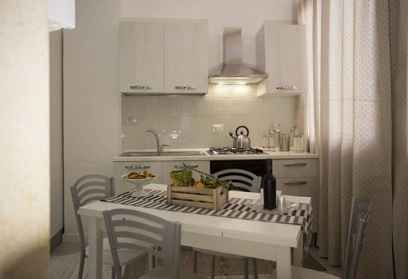 Апартаменты 2 Спальни Вид на Море, Aria Di Mare B&b