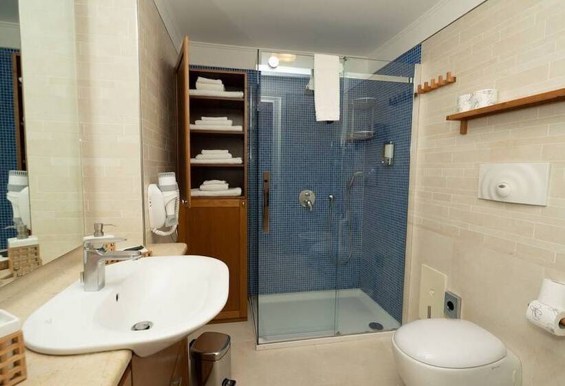 سوئیت سینیور, La Dimora Dei Reali