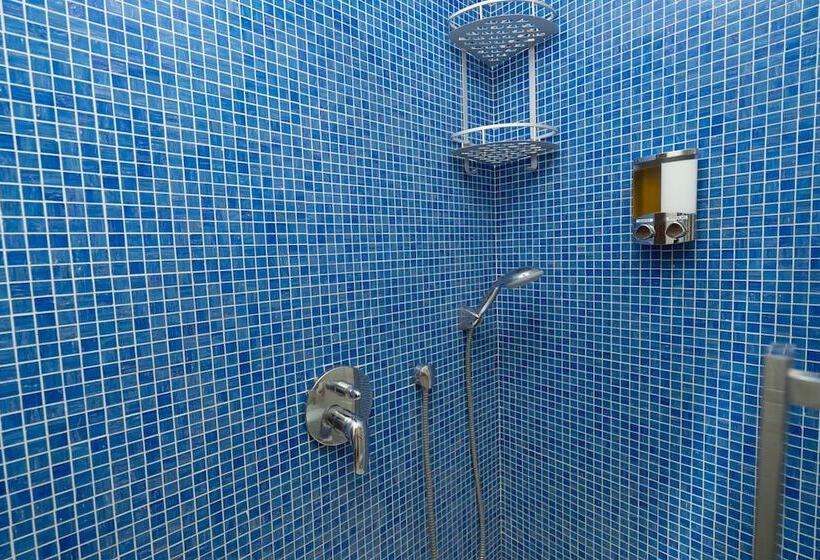 سوئیت سینیور, La Dimora Dei Reali