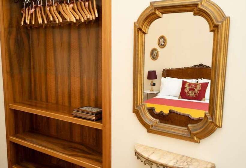 سوئیت سینیور, La Dimora Dei Reali