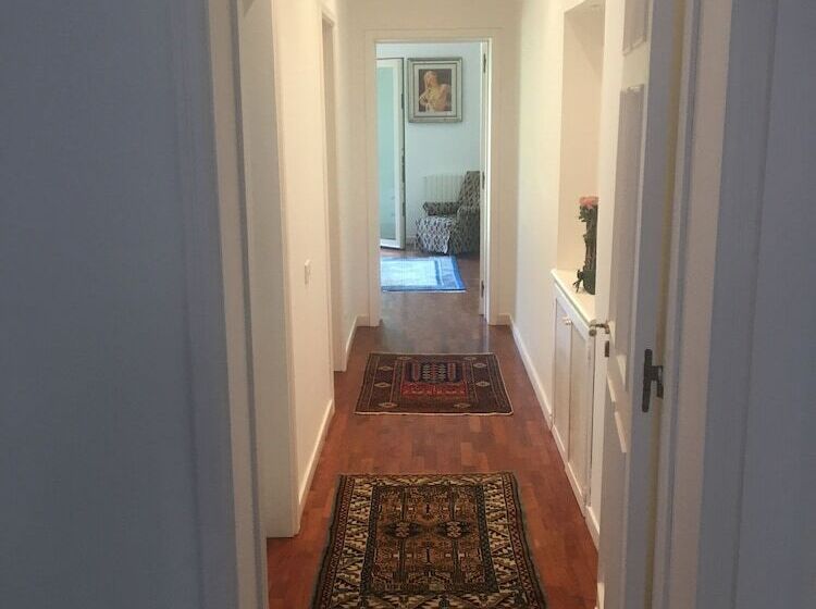 سوئیت خانواده 2 خوابه, Villa Sara