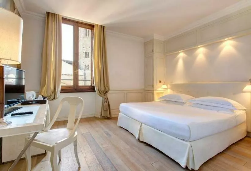 اتاق لوکس, Grand Hotel Cavour