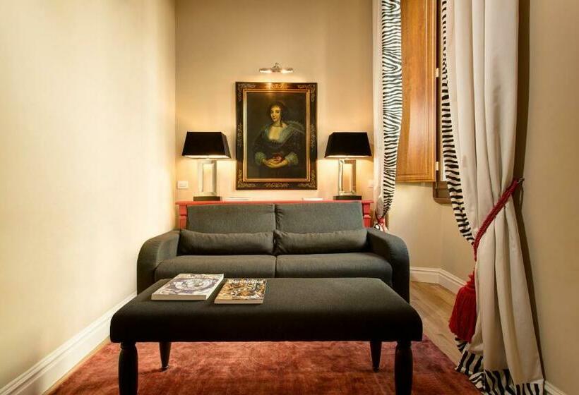 سوییت, Grand Hotel Cavour