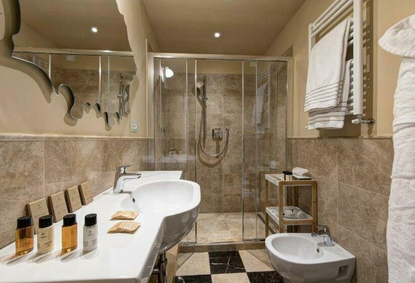 سوییت, Grand Hotel Cavour