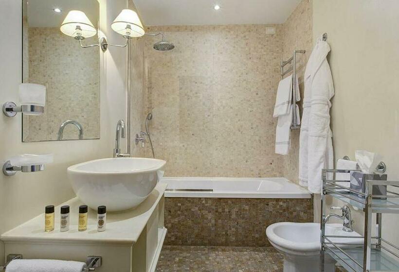 اتاق لوکس سه تخته, Grand Hotel Cavour