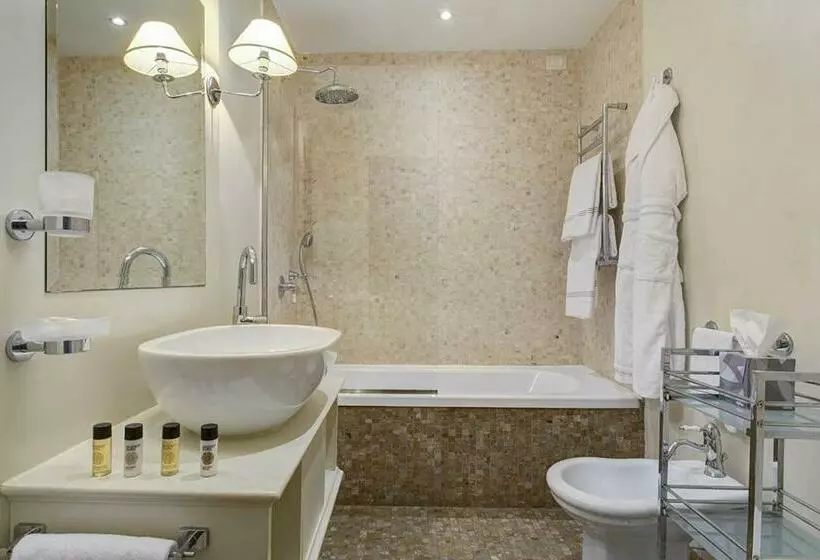 اتاق لوکس سه تخته, Grand Hotel Cavour