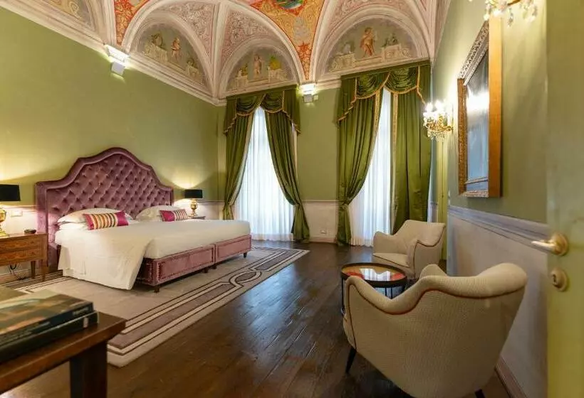 سوئیت با بالکن, Grand Hotel Cavour