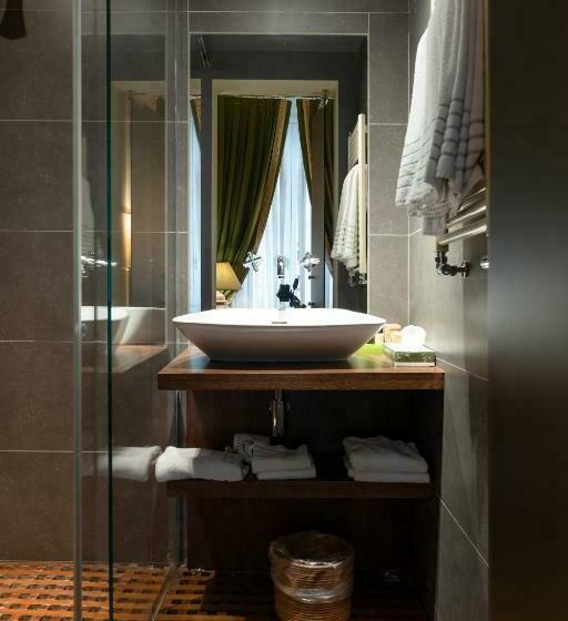 سوئیت با بالکن, Grand Hotel Cavour