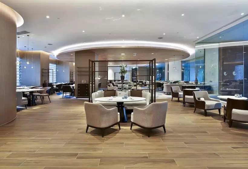 اتاق اجرایی با چشمانداز دریا, Hilton Hua Hin Resort & Spa