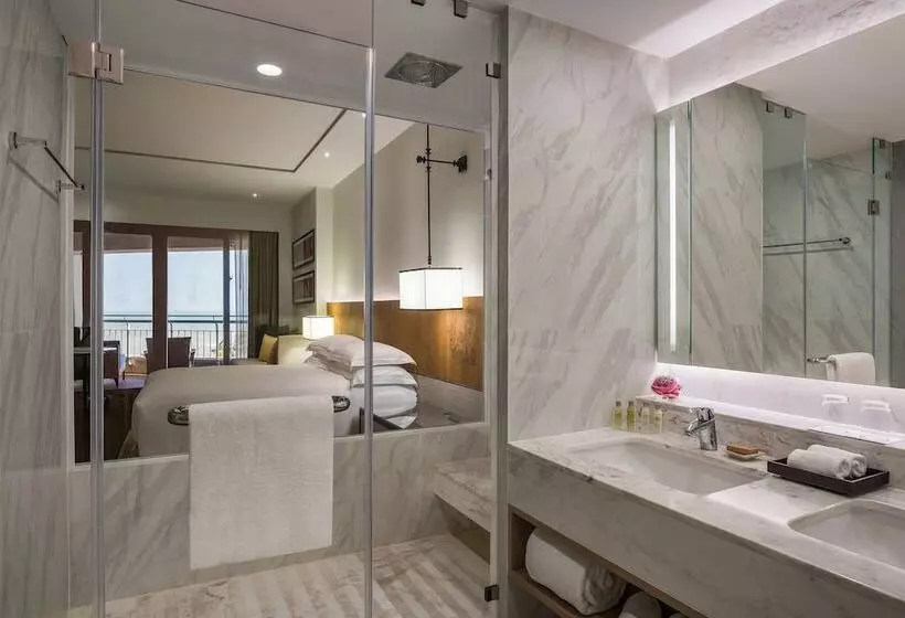 اتاق اجرایی با چشمانداز دریا, Hilton Hua Hin Resort & Spa