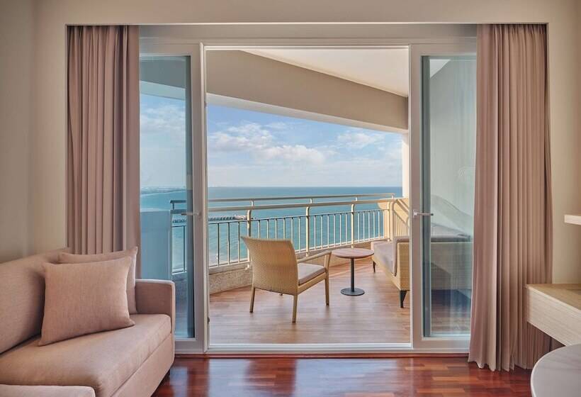 חדר פרמיום נוף לים, Hilton Hua Hin Resort & Spa